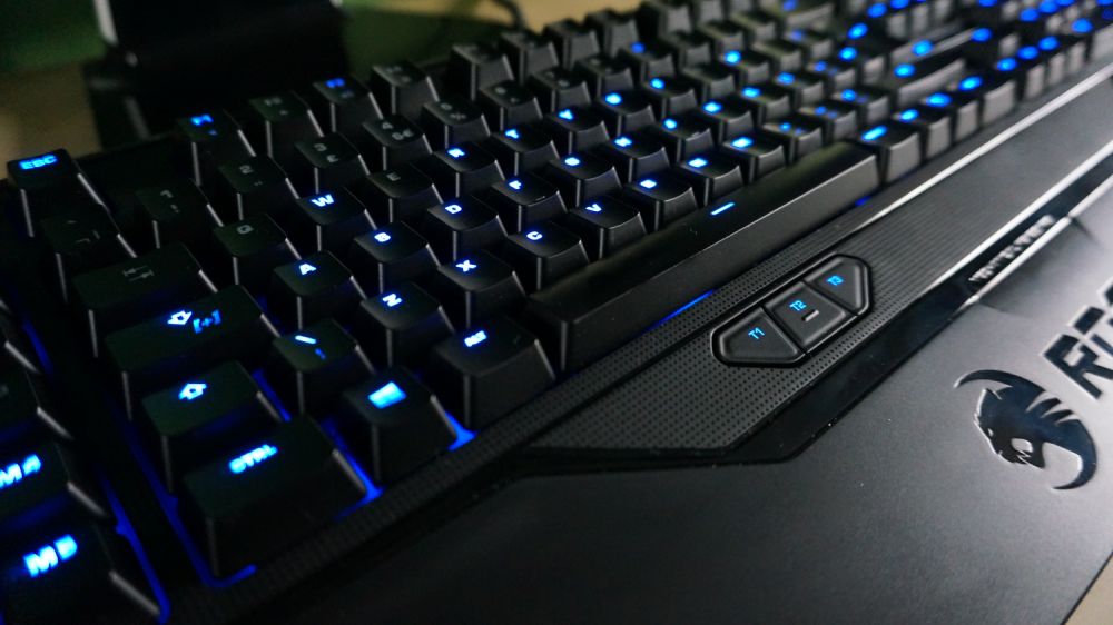 https://i.postimg.cc/Hk8hZZ1s/roccat-ryos-mk-pro-keyboard-2-903986518.jpg