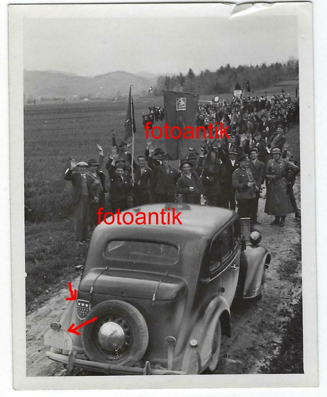 Foto Anschluss Tschechoslowakei 1938 Polizei Fahrzeug Kennung Begrüßung Zivilist