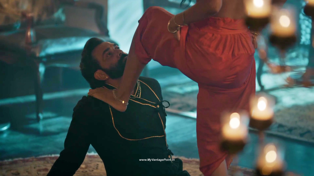 158Esha Gupta Hot in Aashram Web Series