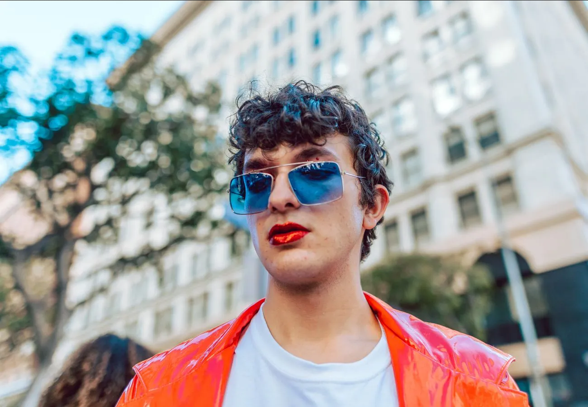 ¿Cómo se debe tratar a una persona no binaria?