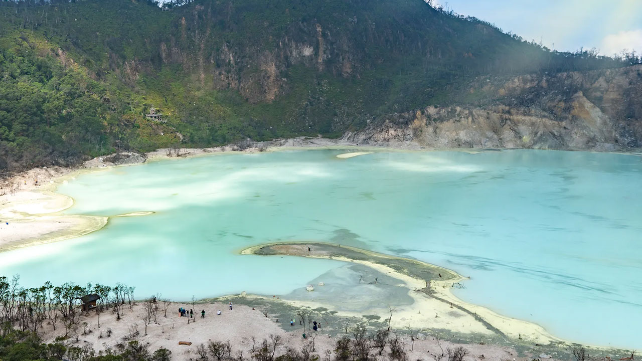 Kawah Putih Ciwidey, Wisata yang Wajib Dikunjungi di Bandung