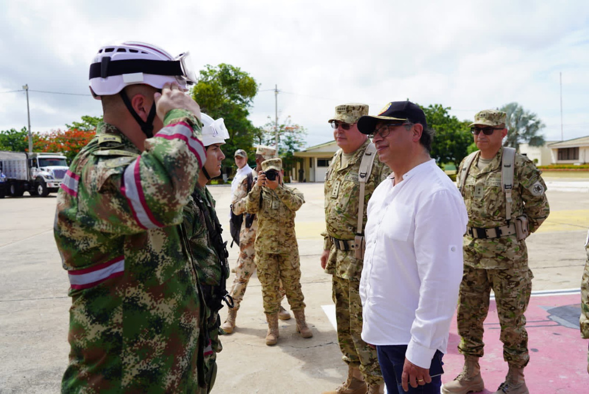 [Imagen: Ingenieros-Militares-3-Foto-Ejercito-Colombiano.jpg]