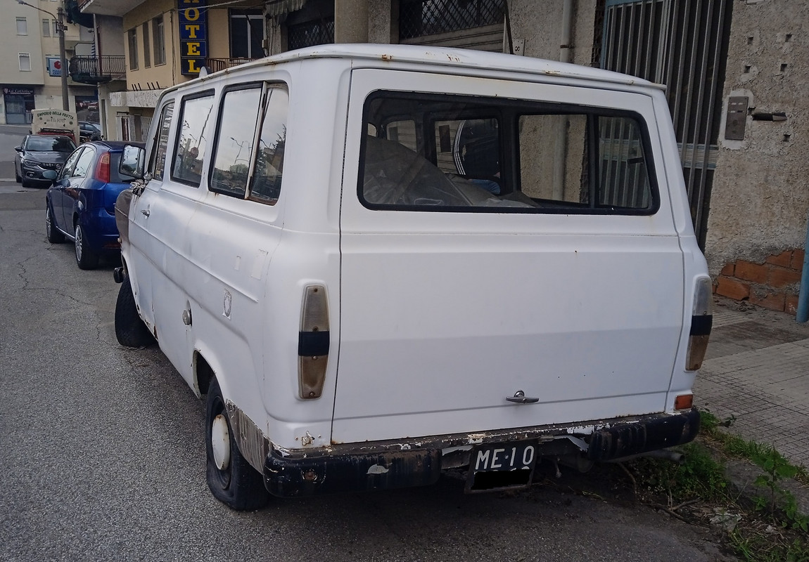 i.postimg.cc/HkFjhG07/FORD-transit-68.jpg