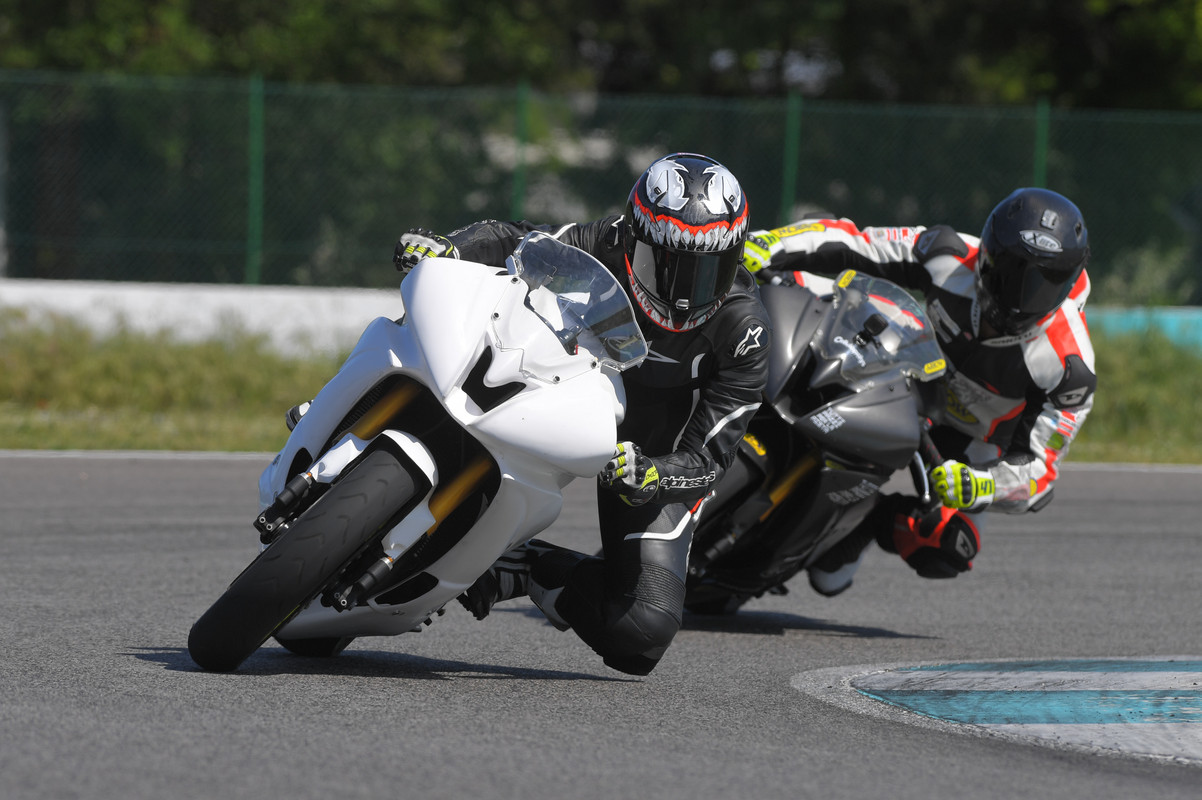 DF003D84-9065-4C95-A24C-8718DF021186