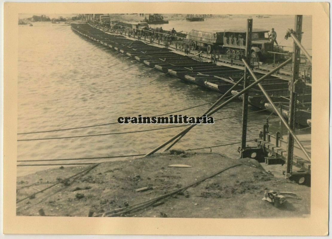 Orig. Foto SdKfz Halbkette m. Brückengerät Anhänger Ponton Notbrücke in Russland