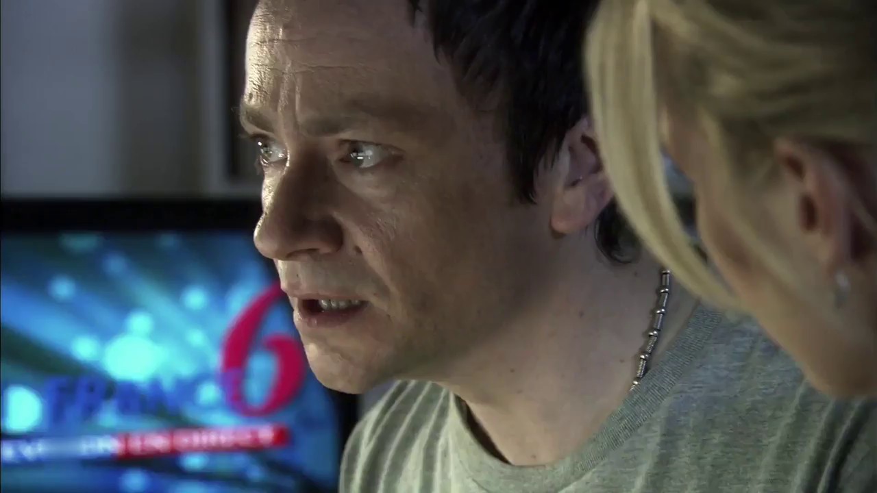 Rise-of-the-Gargoyles-2009-Hindi-English-WEB-DL-720p-x264-AVC-AC3-2ch-mkv-0003