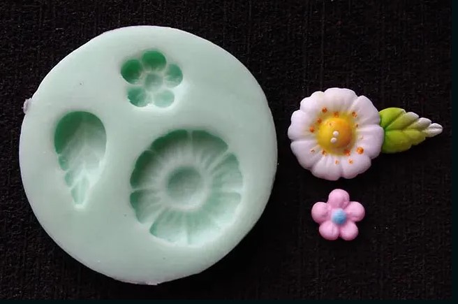 Molde en silicona flores para apliques en pasta fria o foami