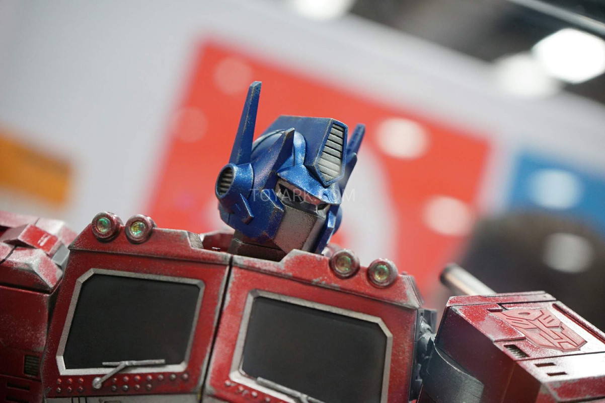 SDCC-2016-3A-Optimus-14