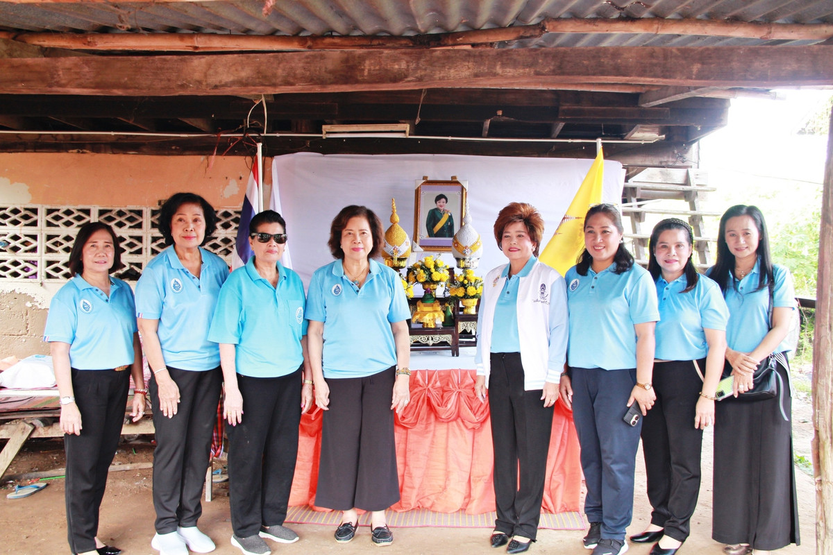 LINE_ALBUM_มอบทุฯแม่ยากไร้2ทุน_241107_8