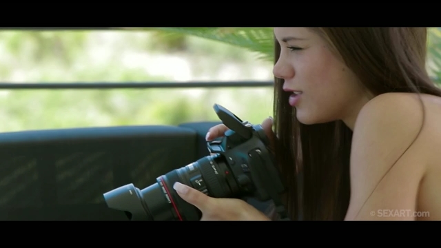 LCaprice - Double-Games_$3x4rt - 041613 SD.mp4_snapshot_01.25.35