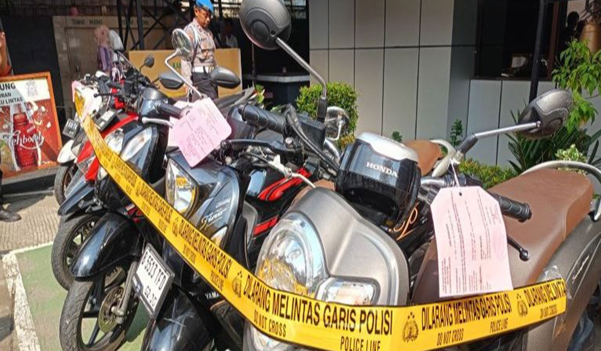 Modus Operandi Pelaku Dalam Melakukan Pencurian”1200