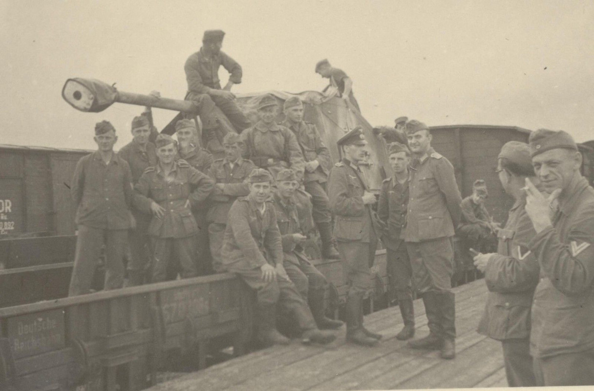 Foto, Panzer, Panzerjäger MARDER II  mit Tarnans