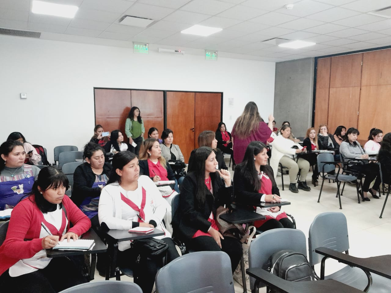 Equipo del proyecto durante la presentación.