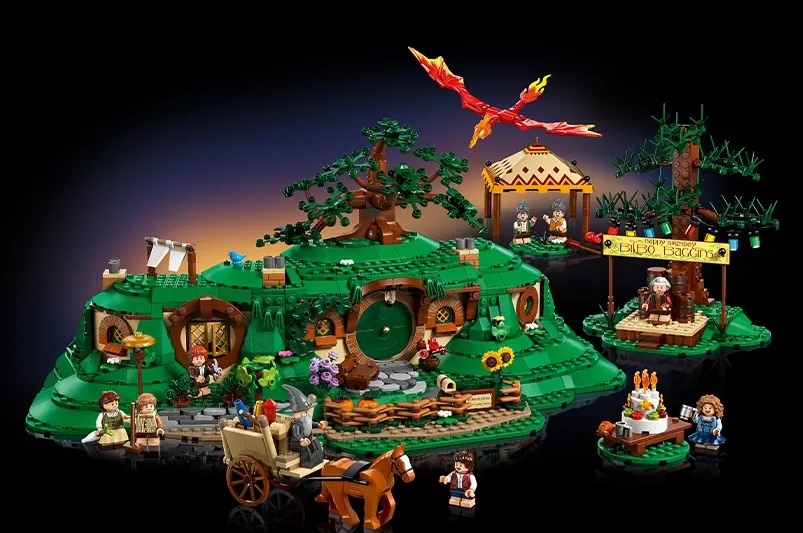 https://i.postimg.cc/HkTkS5H1/LEGO-10354-The-Shire.jpg