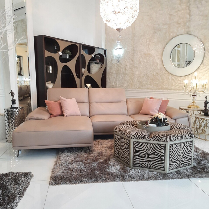 Available at malindafurniture.com Kentwood Sectional Sofa