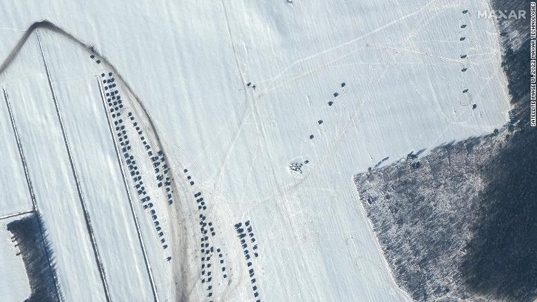 Ejercicios militares de Rusia avanzan en Bielorrusia, confirma fotos satelitales