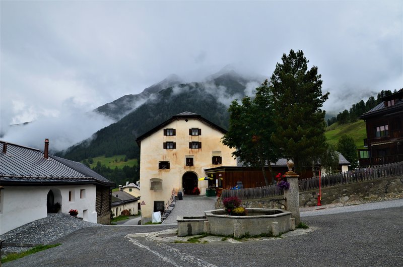 Suiza y sus pueblos-2019 - Blogs de Suiza - GUARDA-7-9-2019 (54)