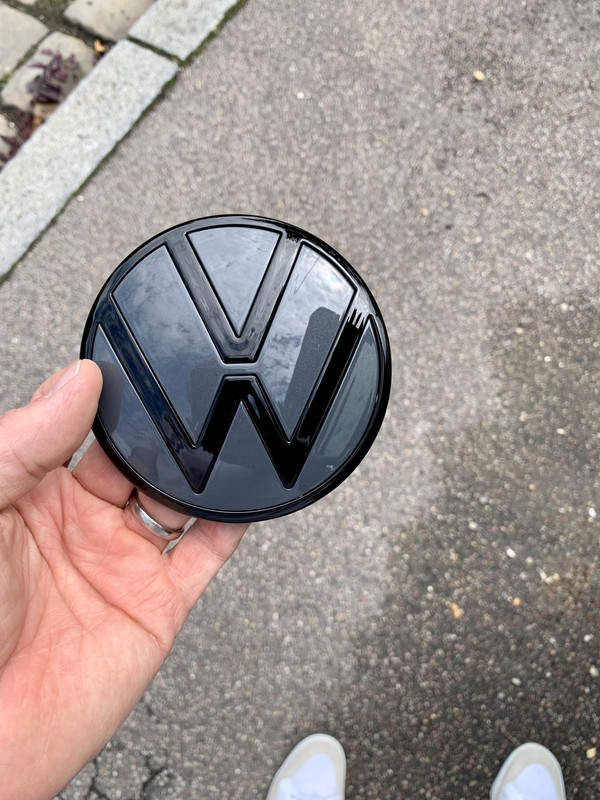 FB7E18C2-5D28-4A92-A855-CBB6B7911563