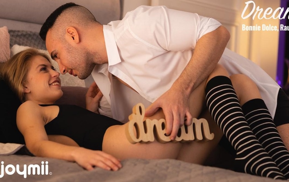 Bonnie Dolce - Dreams 1080p