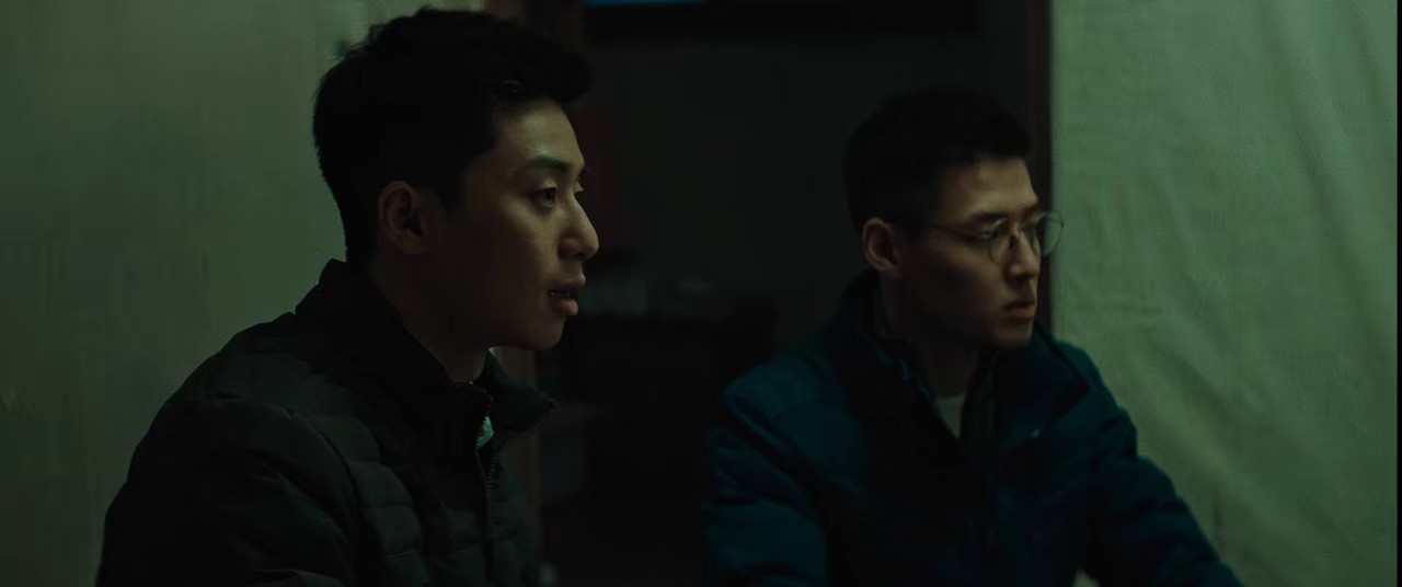 Midnight-Runners-2017-Hindi-Kor-Blu-Ray-720p-x265-HEVC-6ch-ESub-mkv-0003