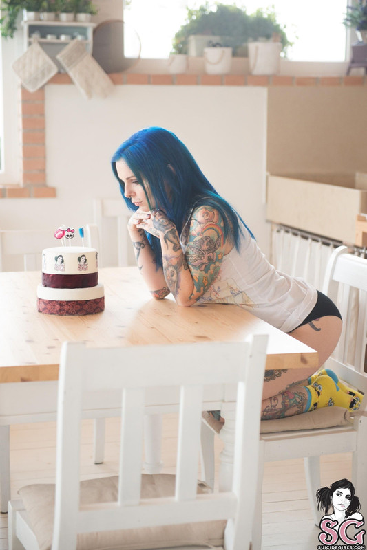 [Image: Riae-Best-Birthday-Ever-2.jpg]