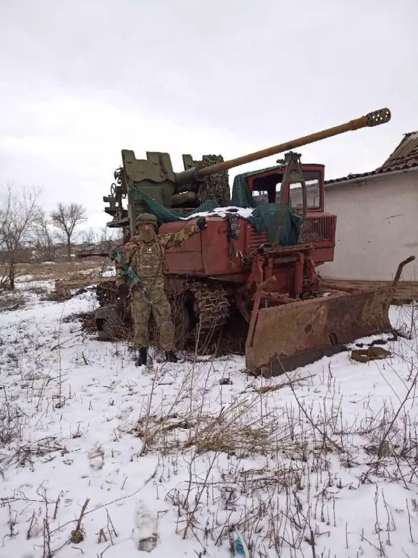 Photos guerre d ukraine - Page 31 D-bardeur-de-grumes-TDT-55-avec-canon-AA-S-60-de-57-mm