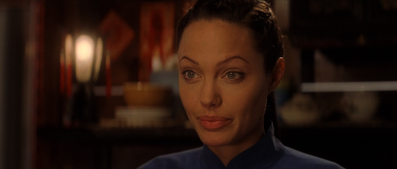 Lara Croft Tomb Raider - The Cradle of Life (2003).mkv_snapshot_