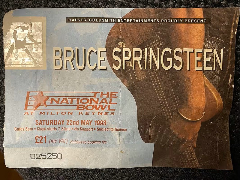 [Bild: comp-bruce-1993-live-in-UK.jpg]