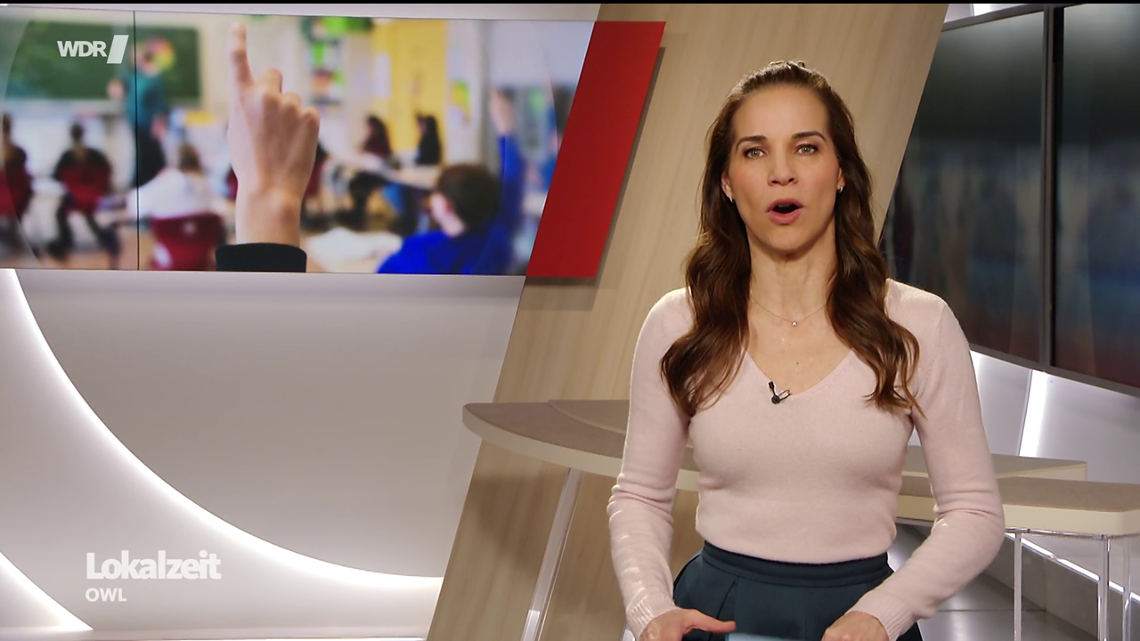 Kristina Sterz WDR Lokalzeit OWL 12 03 2026 112X Caps 87