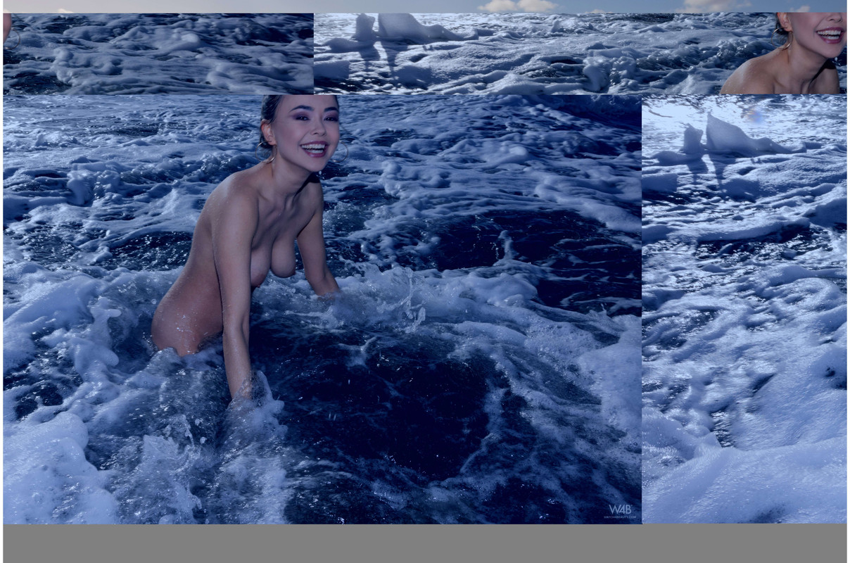 Li Moon in The Water 0013