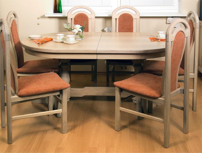 Различные типы столов от прямоугольных до круглых и овальных.