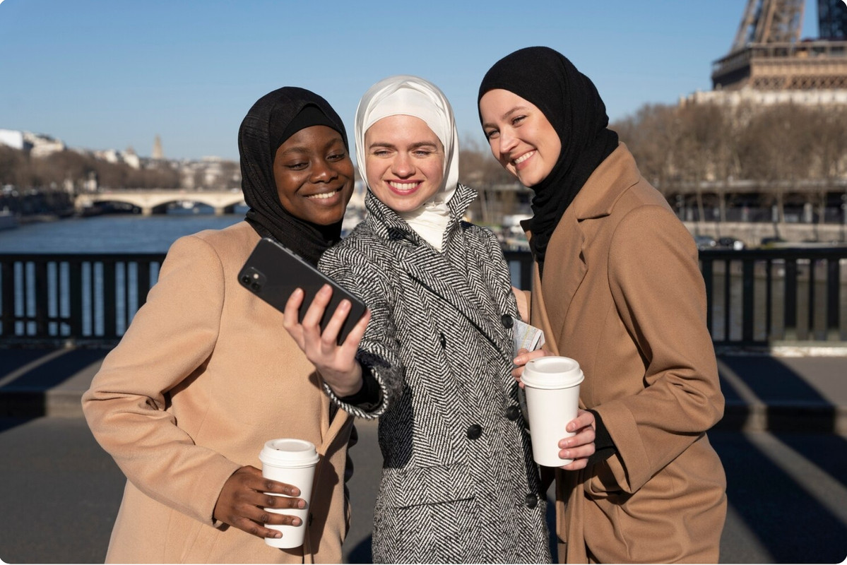 C:\Users\lenovo\Pictures\Saved Pictures\muslim woman\Screenshot_29-10-2025_9526_it.freepik.com.jpeg