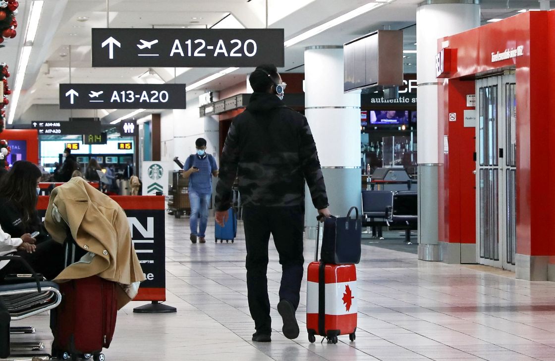 Reportan que la ministra de Asuntos Exteriores de Canadá da positivo a COVID-19