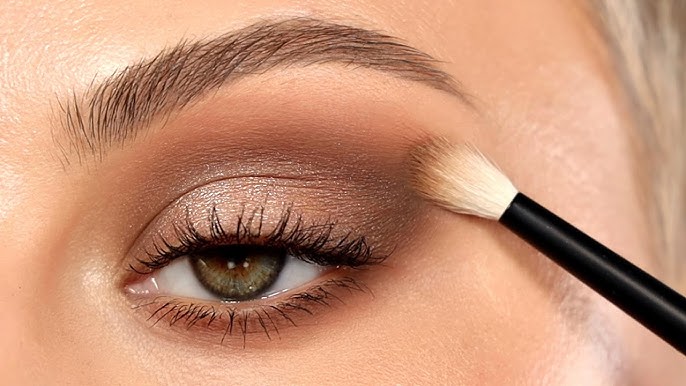 Smokey eyeshadow for hazel eyes
