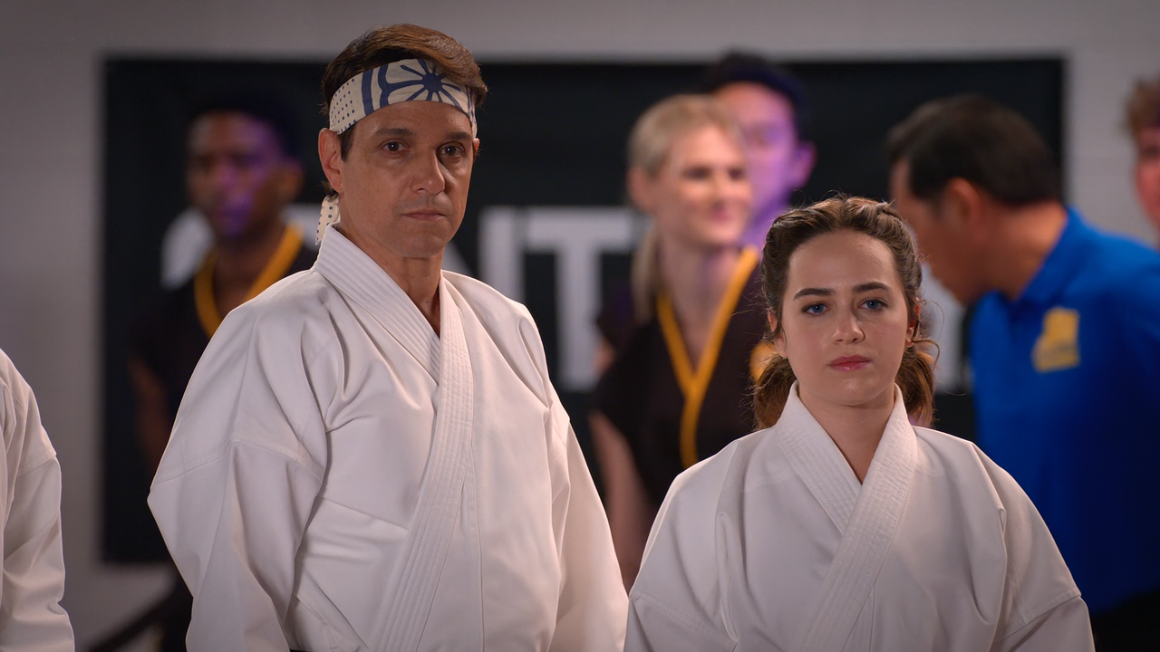 Cobra.Kai.S04E09.The.Fall.1080p.10bit.NF.WEB-DL.DDP5.1.HEVC-Vyndros.mkv_snapshot_14.47_[2022.01.19_0
