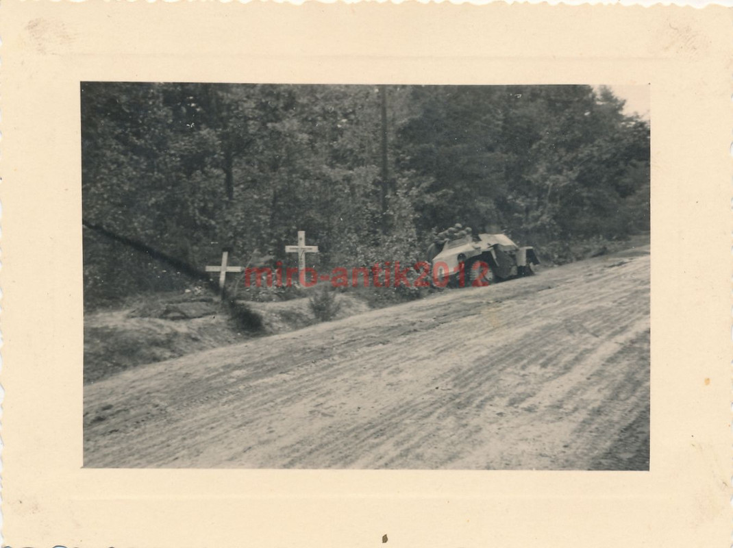 Foto, Wehrmacht, Heldengräber toter Panzerspähwa