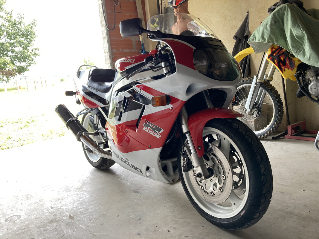 641D37A6-8277-4DC3-8B5C-C706913258AE