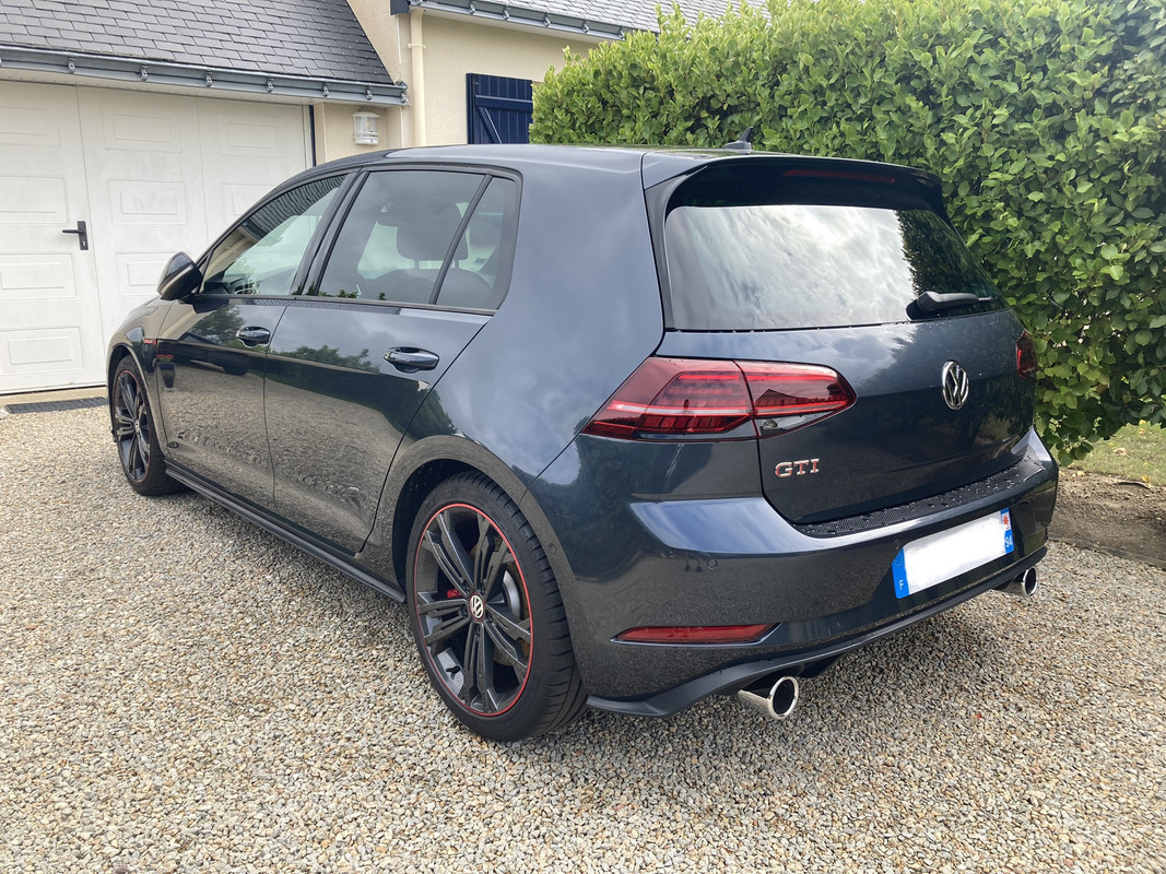 86D046E0-CFD5-40B9-8D9D-792C5F7DB9E4