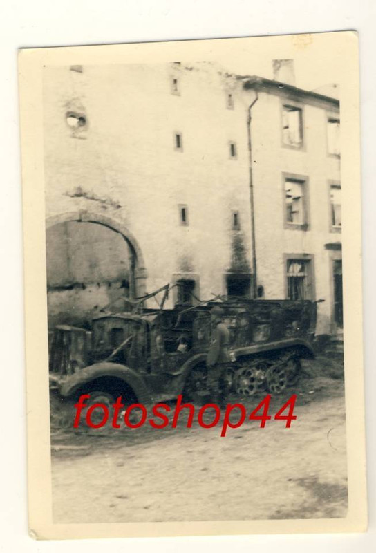 WH Halbkette SdKFZ zerstört Frankreich