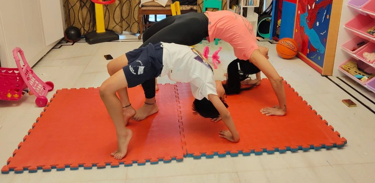 Rifit Yoga personal trainer at home