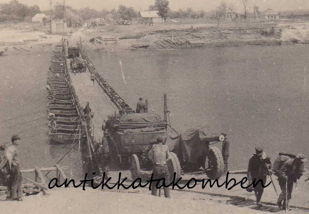 Foto Ostfront Kriegsbrücke Pontonbrücke Fluß Dnjepr Dnepr Donez