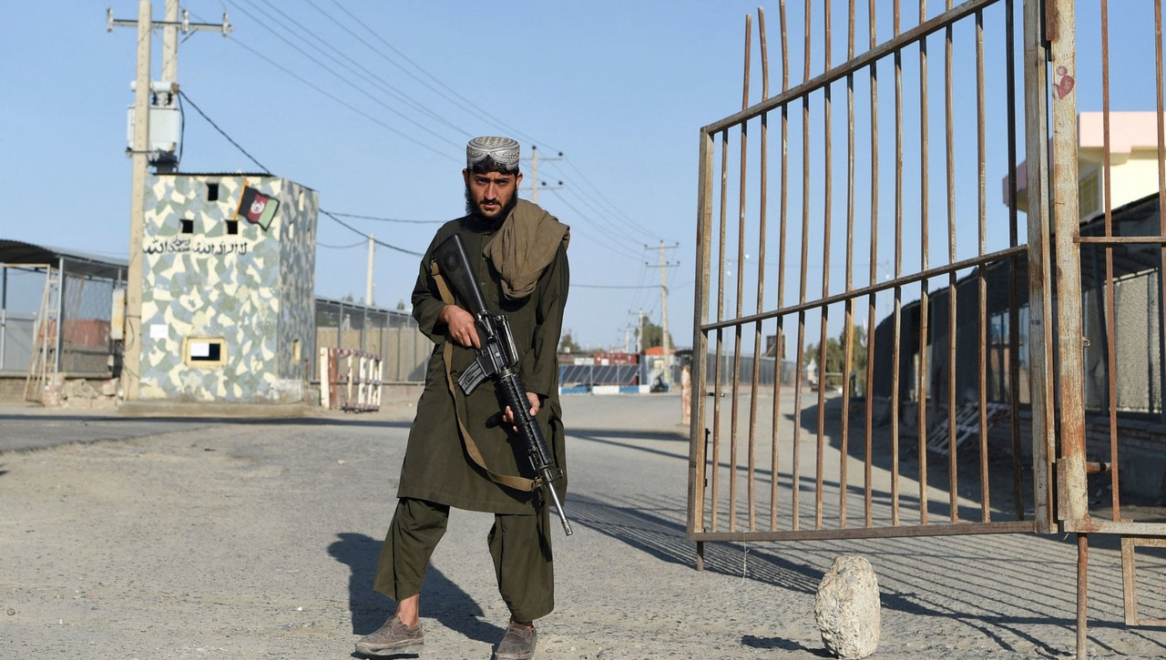 Irán y las fuerzas talibanes chocan, 1 oficial fronterizo afgano muerto