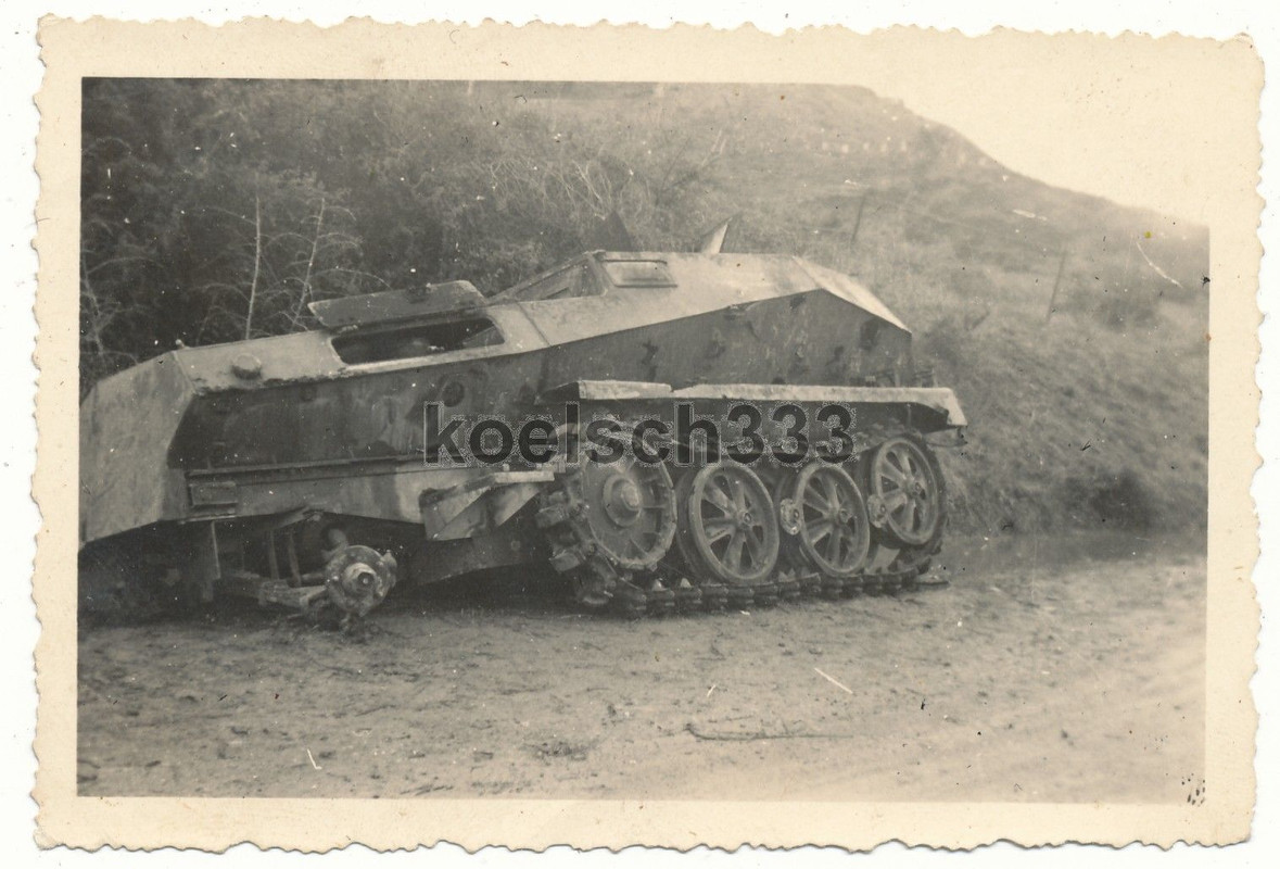 Foto Schützenpanzer Wrack Wehrmacht Panzer Halbk