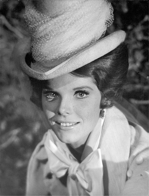 samantha_eggar_a01