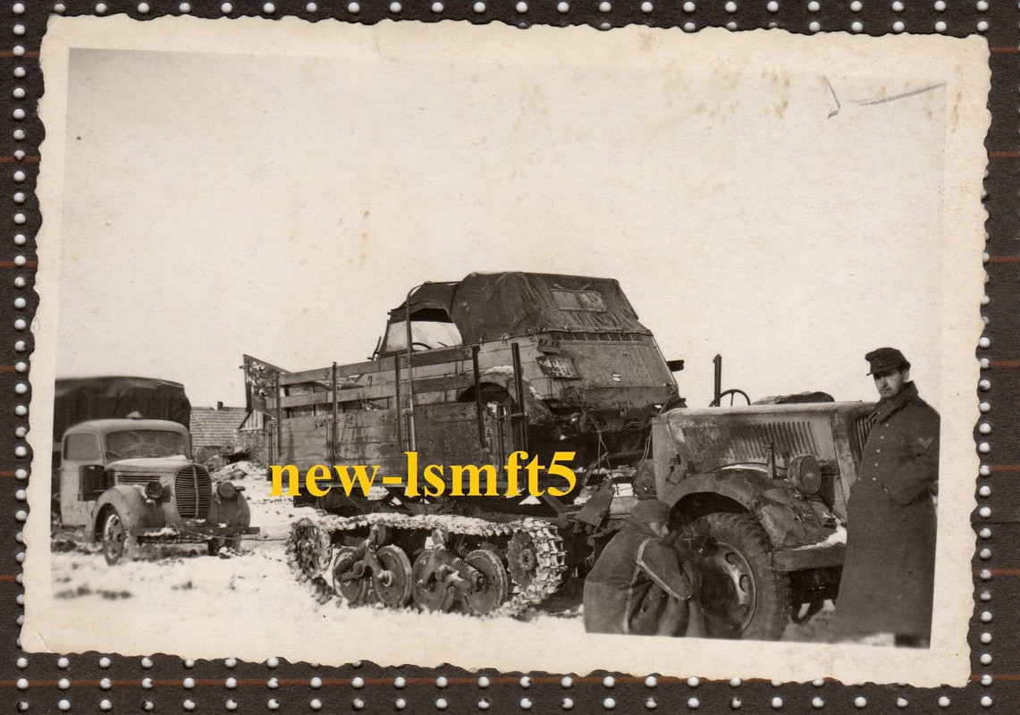Foto StuG Abt. 243 Halbkette   Kübelwagen Transp