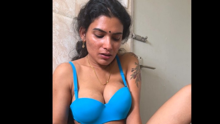 Resmi Nair Dildo Play And Pussy Squirt ~ App Content