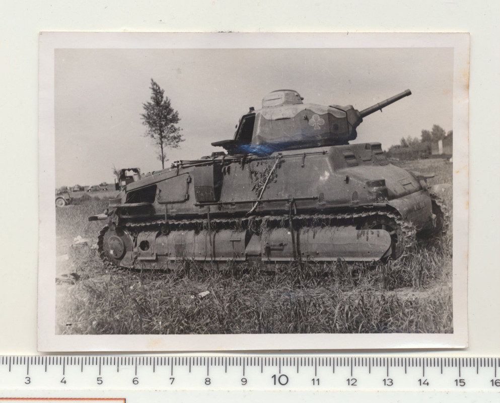 ZERSTÖRTEM FRANZÖSISCHEN PANZER