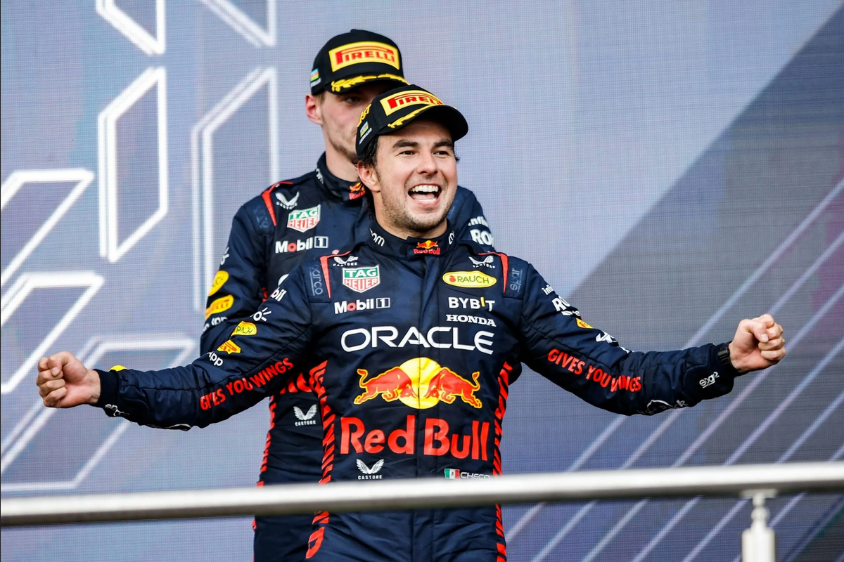 Checo Pérez da la espalda a Verstappen para ganar el GP de México
