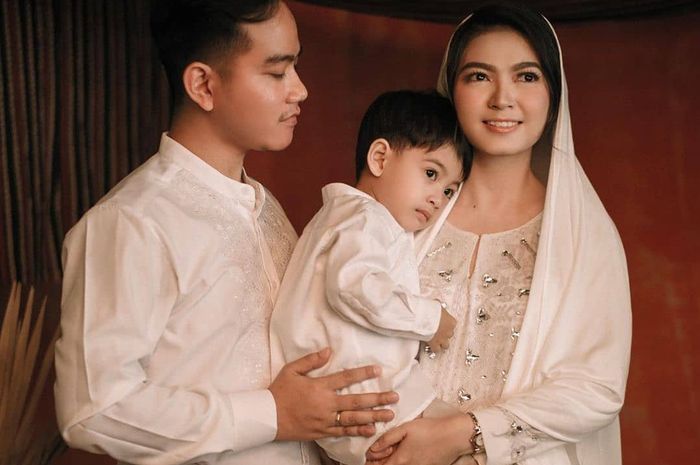 Selvi Ananda dan Keluarga