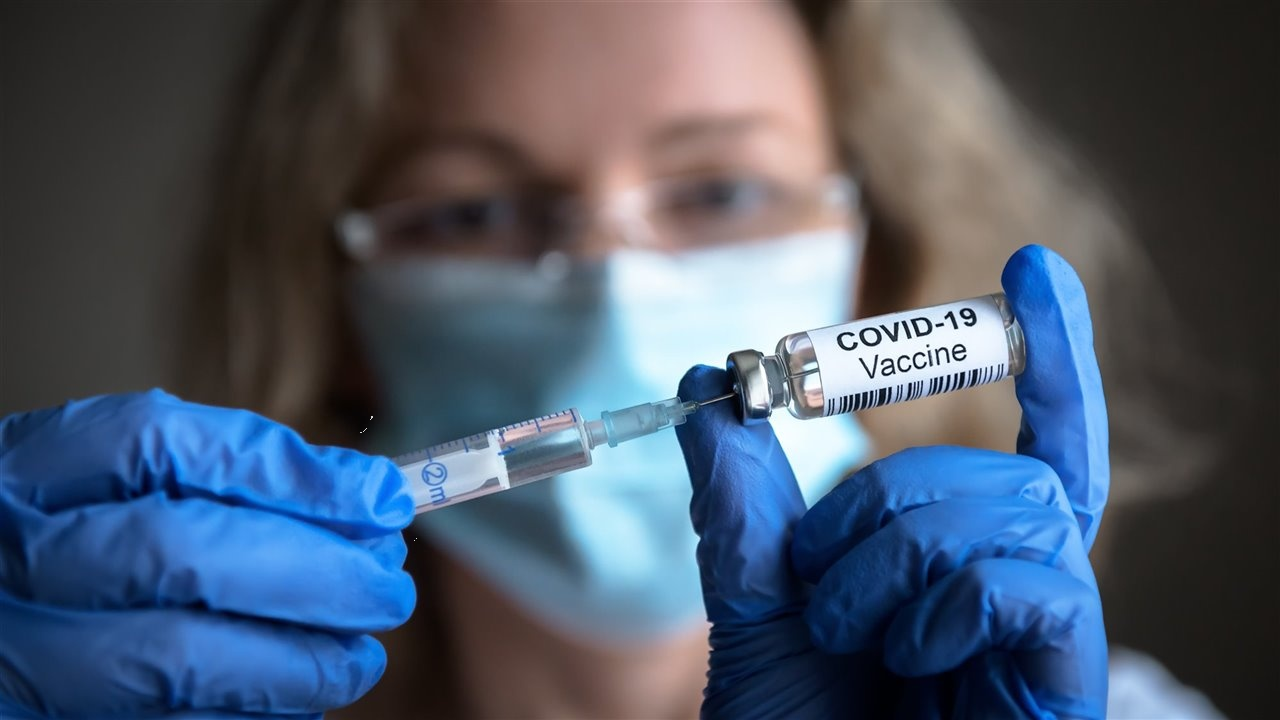 Hallan nuevo efecto secundario de las vacunas contra COVID-19, es peligroso